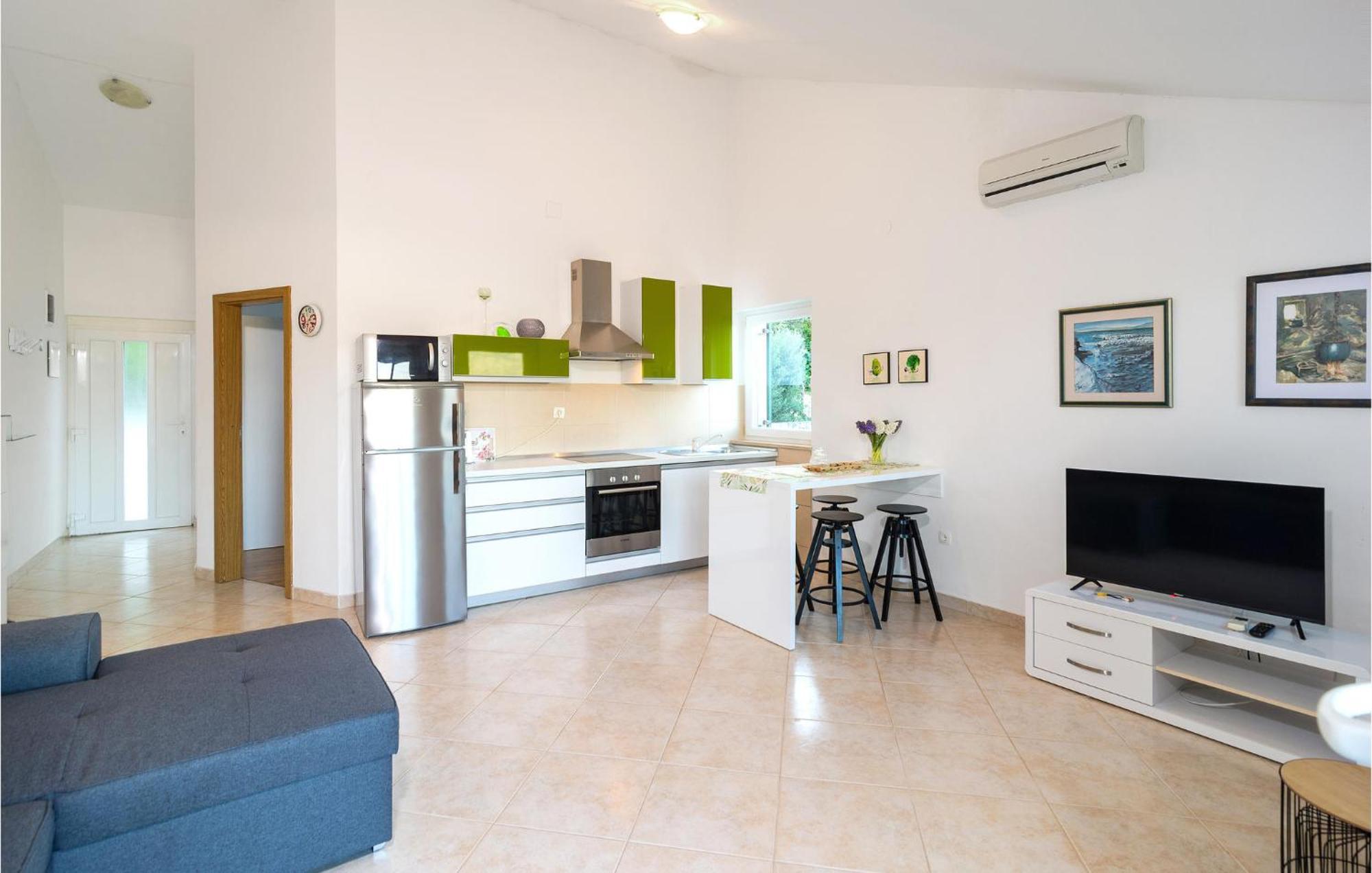 Nice Home In Postira With Outdoor Swimming Pool Ngoại thất bức ảnh