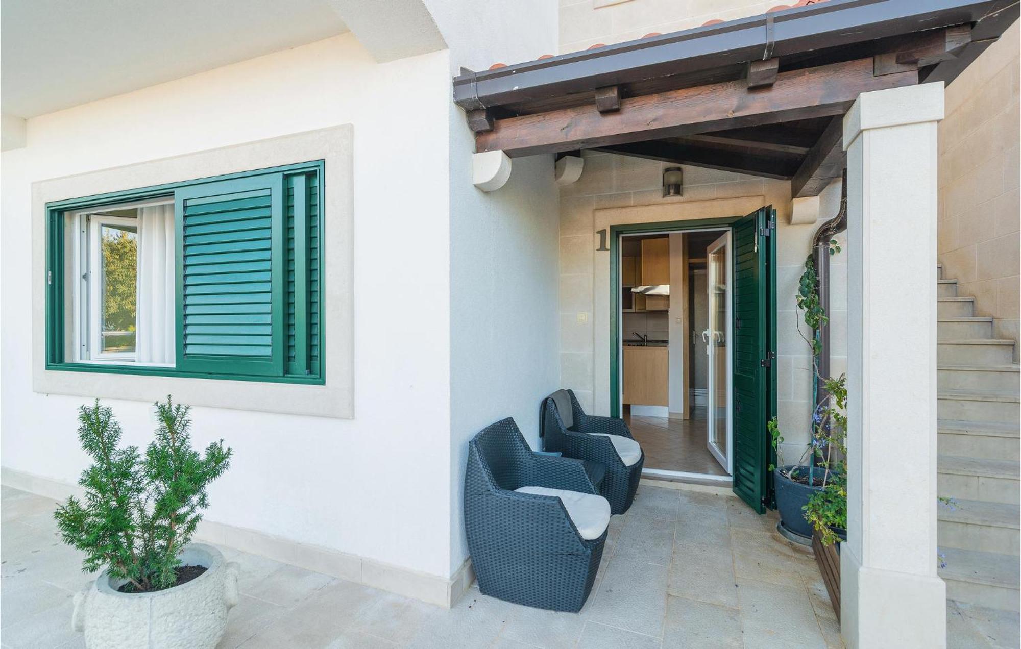Nice Home In Postira With Outdoor Swimming Pool Ngoại thất bức ảnh