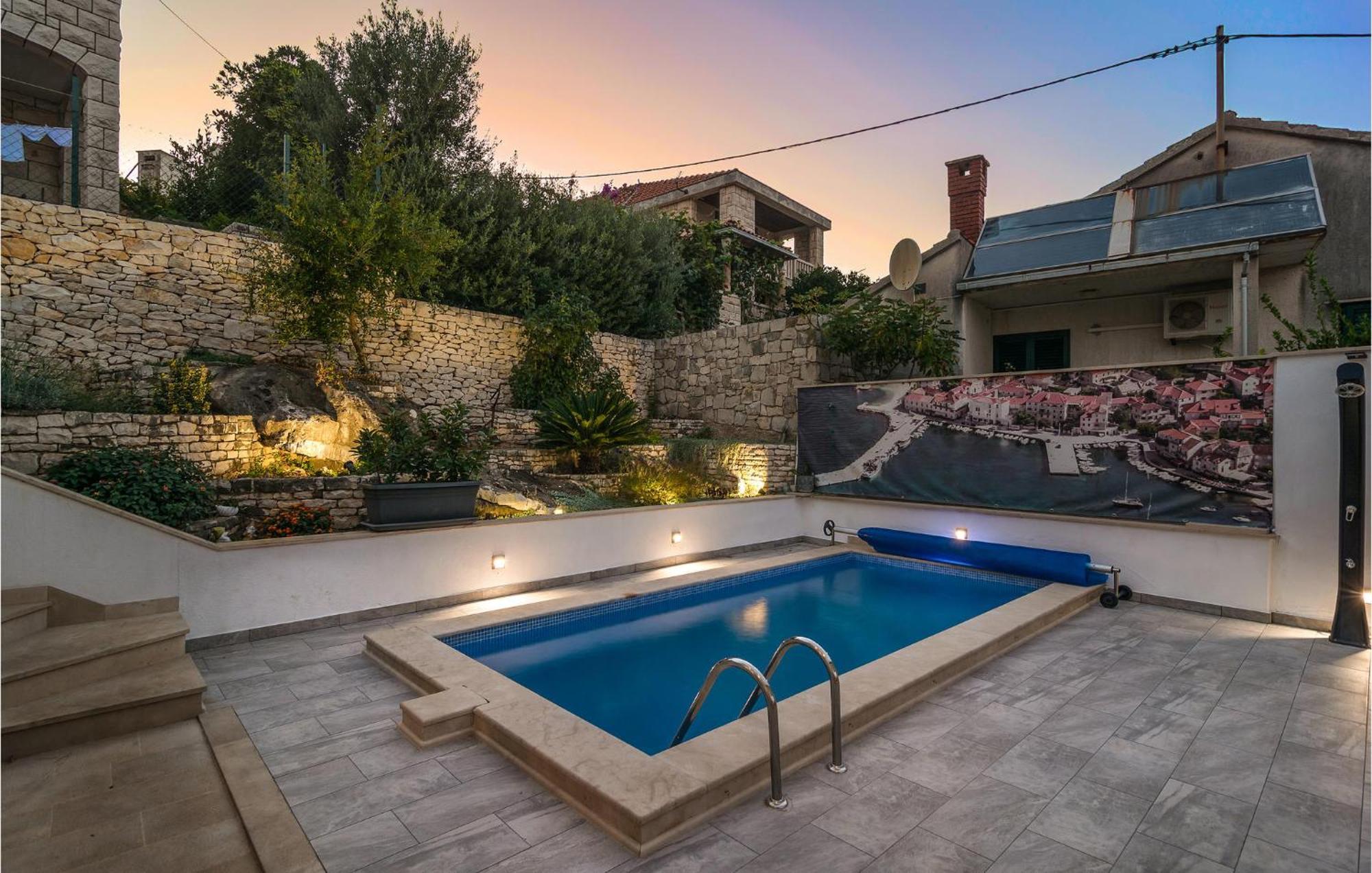 Nice Home In Postira With Outdoor Swimming Pool Ngoại thất bức ảnh