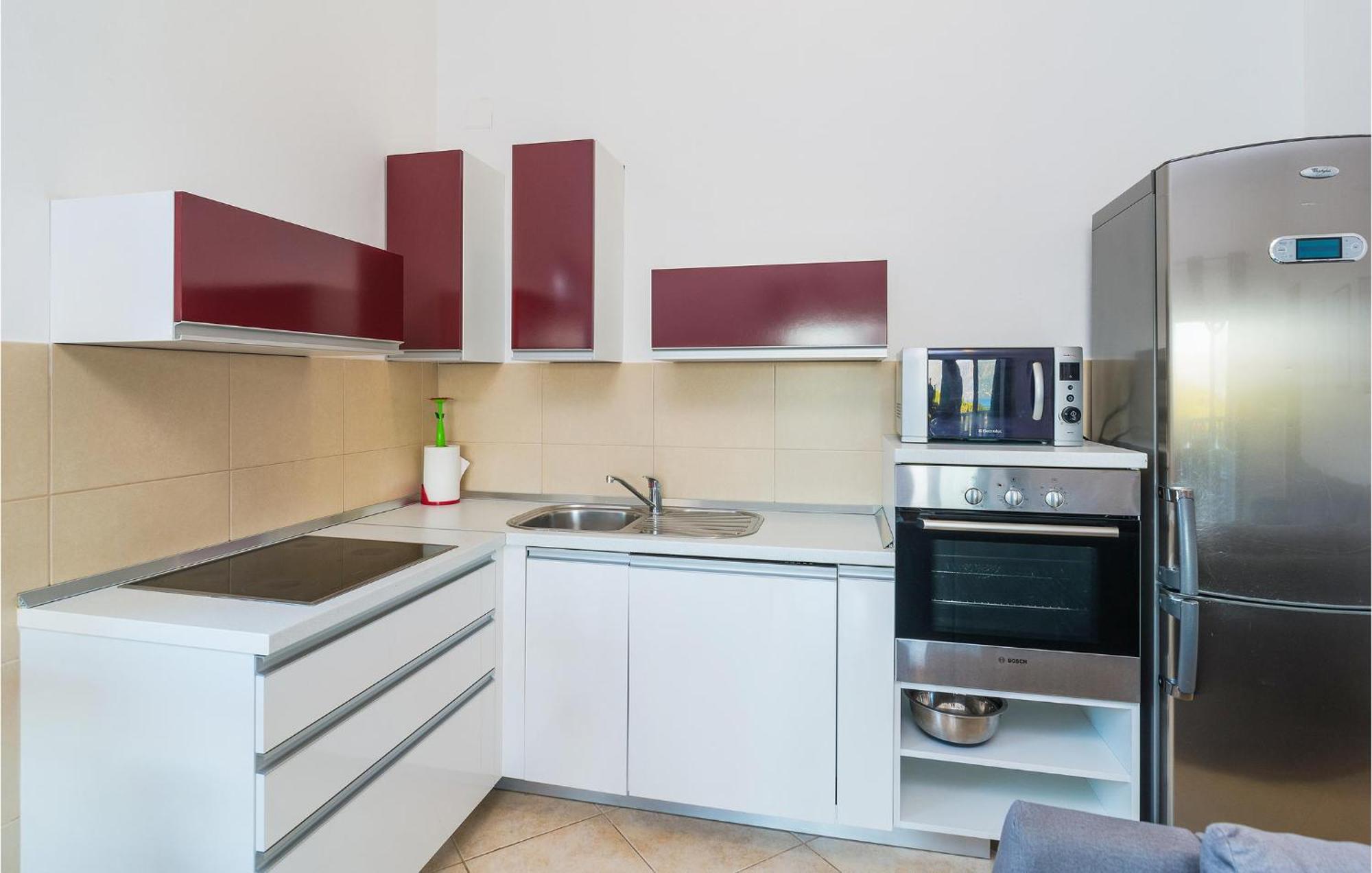 Nice Home In Postira With Outdoor Swimming Pool Ngoại thất bức ảnh