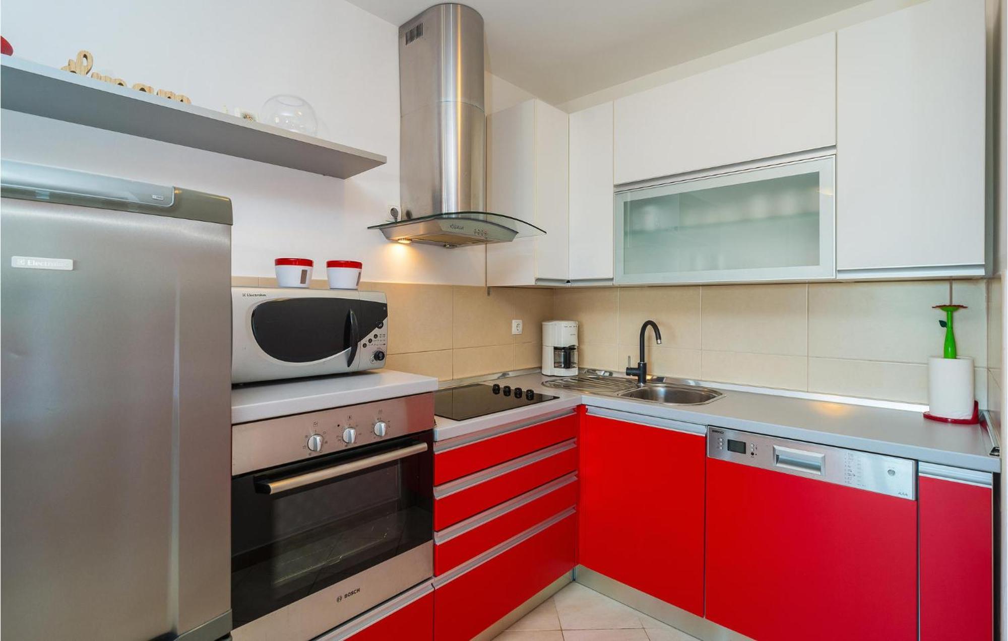 Nice Home In Postira With Outdoor Swimming Pool Ngoại thất bức ảnh