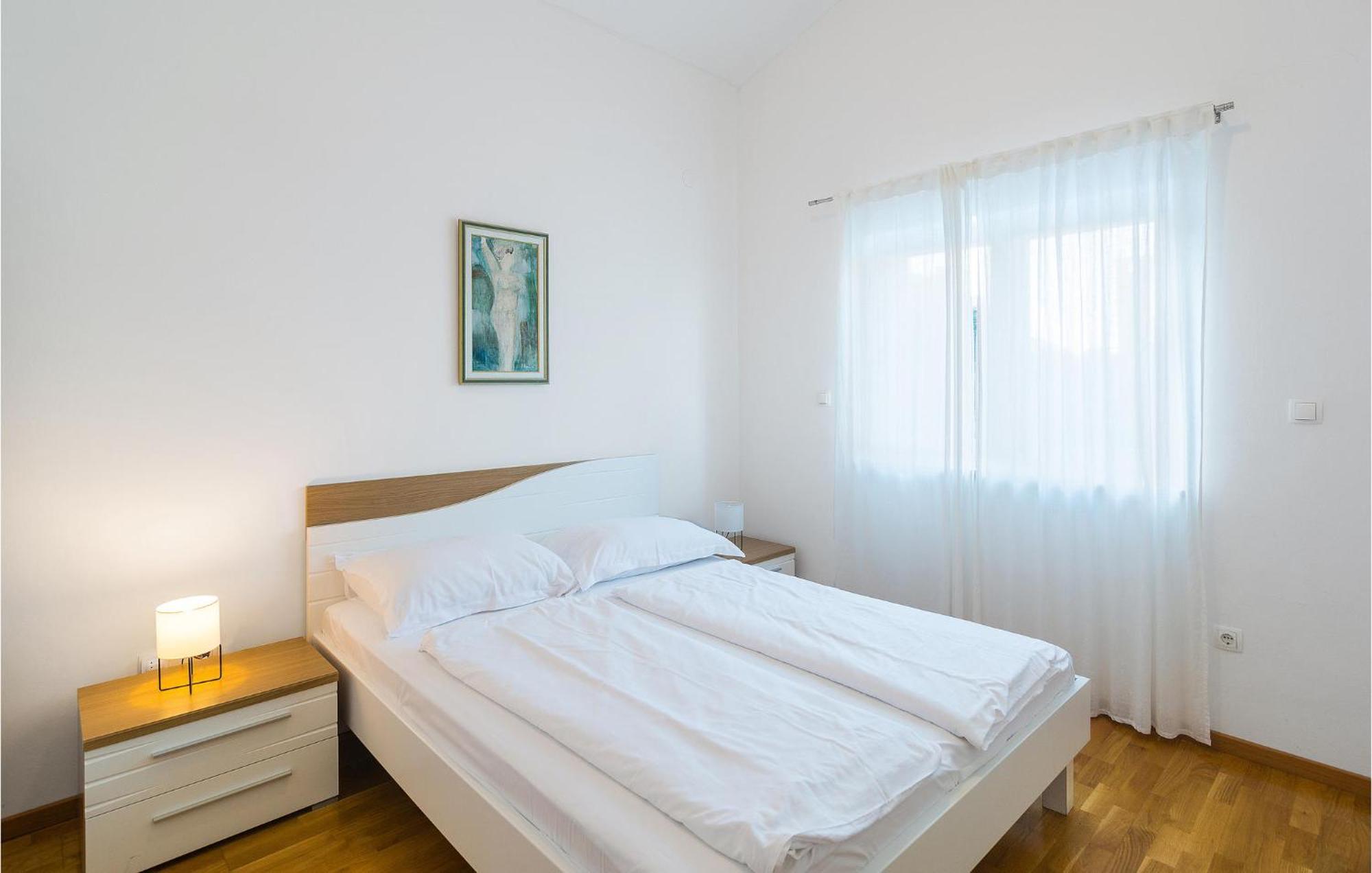 Nice Home In Postira With Outdoor Swimming Pool Ngoại thất bức ảnh
